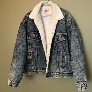 VINTAGE LEVI DENIM SHERPA JACKET
